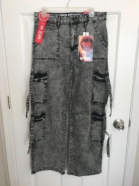 VIP New York City Collection Sculpture Stretch Utility Jeans 13/31 Black Acid